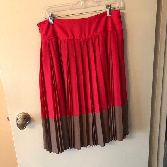Ann Taylor Loft pleated skirt - Picture 2 of 8